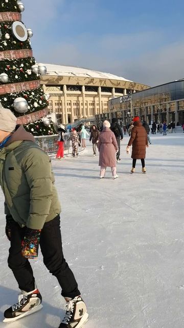 Каток в Лужниках. смотреть онлайн