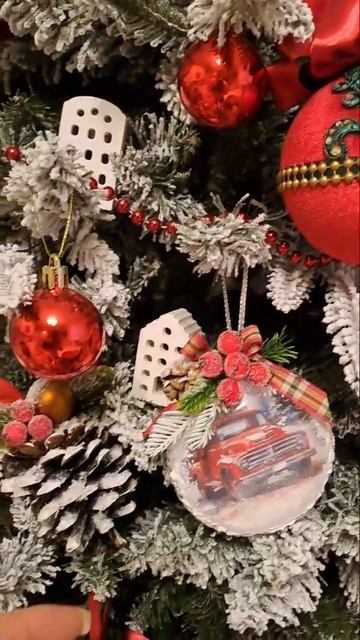 Снимаю украшения со своей елки. Кто заберёт?