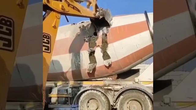 Когда бетон остыл 😭 смотреть онлайн