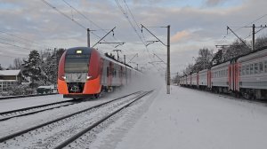 две разных электрички | Ласточка ЭС1П-023 поезд №743 Кострома–Москва и ЭД4М-0304 в Сергиев Посад