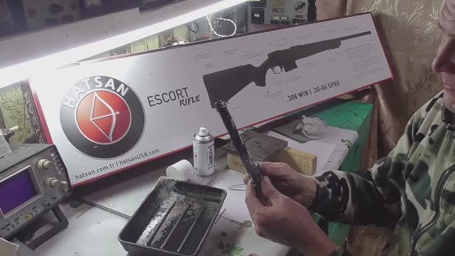 Замена боевой пружины на Турецкой винтовке Hatsan Escort ERX 308 Win, расконсервация затвора. смотреть онлайн