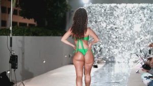 Горячий подиум в купальниках🔥 Топ-модели на любой вкус — прелести на виду!