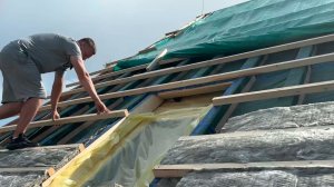 УТЕПЛЕНИЕ КРОВЛИ СНАРУЖИ. КАК КРЕПИТЬ ПАРОИЗОЛЯЦИЮ