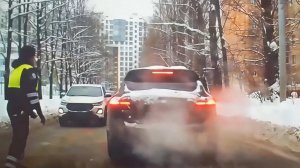 Кадры задержания водителя Porsche, протаранившего машину ДПС в Балашихе