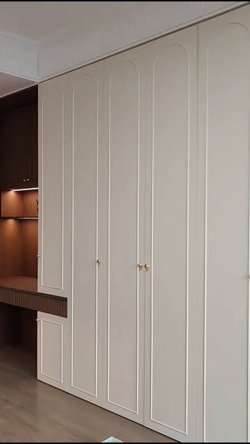 Шкаф и стол с фрезероваными фасадами. смотреть онлайн