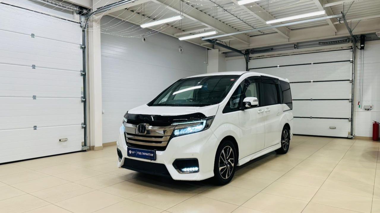 Honda Stepwgn, 2017 год смотреть онлайн