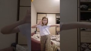 Танцы к-поп показываю медленно