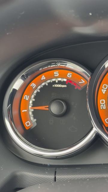 2025 LADA LARGUS CROSS смотреть онлайн