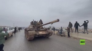 سوريا.. سكان دير حافر يستقبلون قوات الجيش السوري أثناء دخولها المدينة