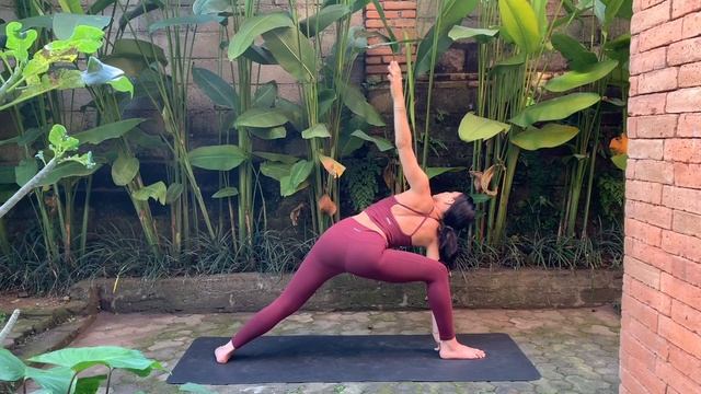 Yoga For Tight Hips - 40 Min Class смотреть онлайн