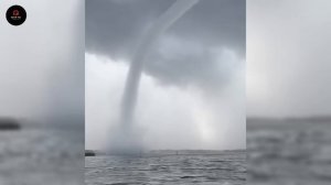 Шокирующие катастрофы в США_ Ураган и торнадо, снятые на камеру!. Видео из интернета.