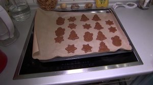 Близкие бойцов шлют на фронт письма со словами поддержки и гуманитарные грузы.