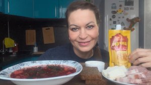 МУКБАНГ БОРЩ С САЛОМ И ГОРЧИЦЕЙ/MUKBANG ЕДА ОБЖОР