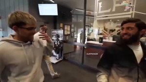 Арман Царукян обосновал блогеру «N3on» за крашеные волосы😀