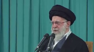 Верховный лидер Ирана Али Хаменеи объяснил природу, средства и обязанности перед фитна (смута) 17.01