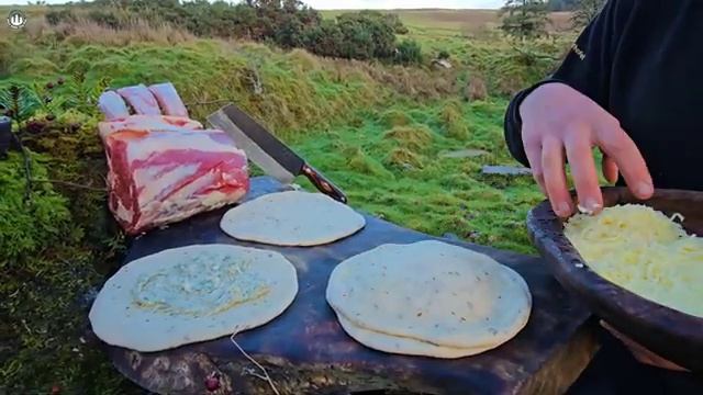 Томагавк с чесночным маслом на раскаленном камне смотреть онлайн