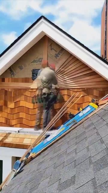 Солнечные лучи на фасаде. смотреть онлайн