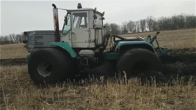 Тракторы Т-150К в работе и на бездорожье смотреть онлайн