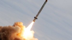 Российские военные авиаударом уничтожили здание ТЦК в Сумской области