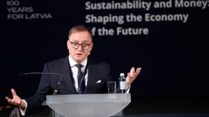 Глава ЦБ Латвии Казакс считает, что ЕС уже воюет с Россией