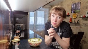Готовлю всем известный Салат, по Новому рецепту!)Почему я не стала Кулинаром!?