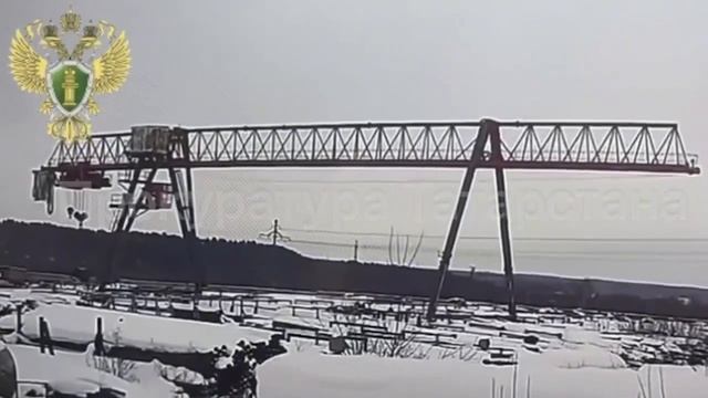 Женщина выпала из кабины рухнувшего крана и чудом выжила. ЧП случилось в Бугульме. У 63-летней... смотреть онлайн