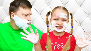 Милана с папой устроили Челлендж Убираемся дома и правильно питаемся