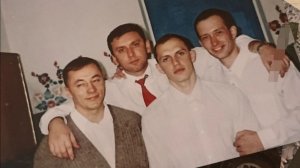 Бизнесмены засветились на одном фото с ОПГ "Сыровские"