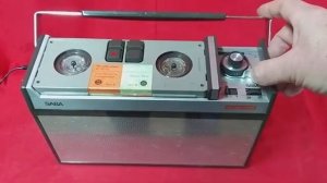 Первая в мире автомагнитола с необычной кассетой. 1964 год