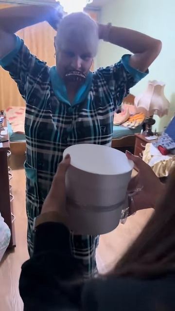 Подарочек. смотреть онлайн