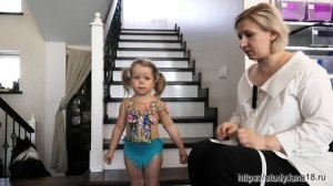 Примерка купальника на малышку