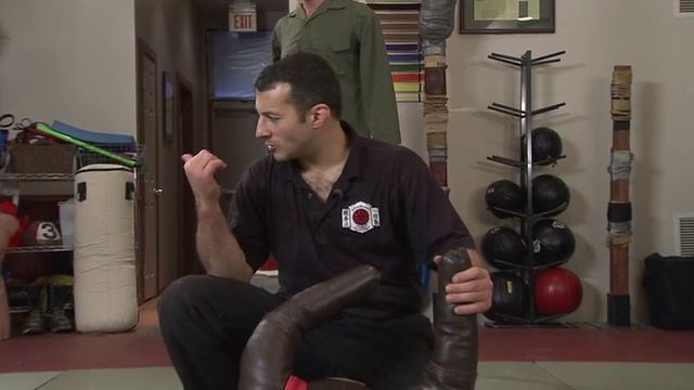 Курс самозащиты - Борьба на земле Ч 3-2 смотреть онлайн