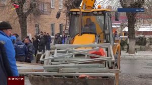 В Беслане продолжают устранять последствия падения БПЛА на жилой дом