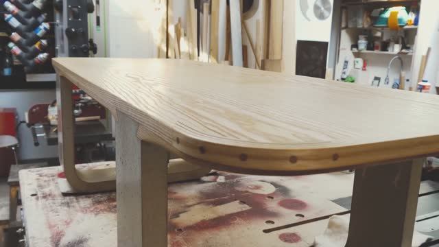 Стол с бетонными скругленными ножками смотреть онлайн