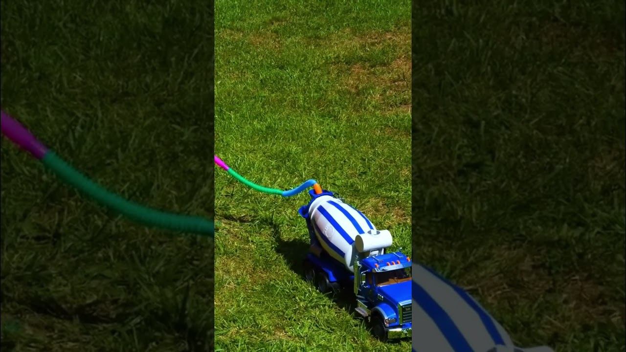 Заправляем бетономешалку для стройки #игрушки #интересно #длядетей смотреть онлайн