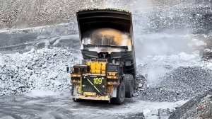 Самые большие грузовики , грузоподъемностью более 400 тонн , небольшие экскаваторы - погрузчики и бу