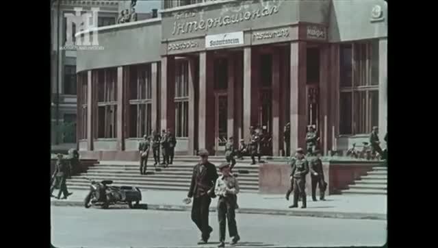 ОККУПИРОВАННЫЙ ФАШИСТАМИ ХАРЬКОВ - ЛЕТО 1942 смотреть онлайн