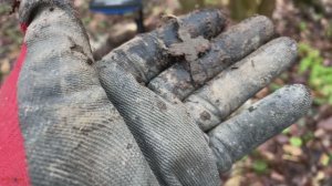 Нашел старинную цепь и рядом еще сигнал