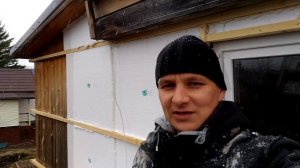 Коттедж вставляем окна.  Дача утепляем и обшиваем профлистом.