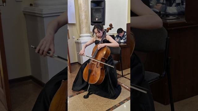 Ученица Высшей Школы Музыки РС (Я) Сандаара Сивцева исполняет "Венгерскую рапсодию" Давида Поппера смотреть онлайн