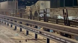 Самосвал разрушил переходной мост на М-4 «Дон» в Ростовской области