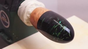 Светильник из эпоксидной смолы с шишкой внутри