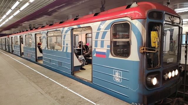 электропоезд 81-717 Номерной на станции Технопарк смотреть онлайн