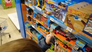 ХОТ ВИЛС ЧЕЛЛЕНДЖ, ПОКУПКА И РАСПАКОВКА НОВЫХ МАШИНОК И ПОХОД В МАКДОНАЛЬДС