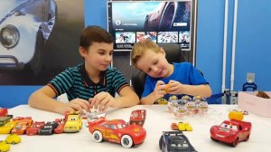Киндер сюрпризы ТАЧКИ 3.Новая коллекция! Unboxing Kinder Surprise eggs Cars 3 Disney!