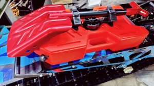 Крепление лопаты сноубайка на канистру MONOTRACK