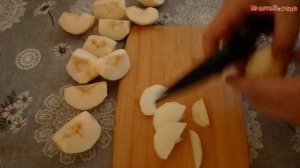 Шарлотка с яблоками