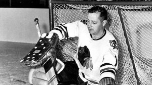 Хоккеист-рекордсмен Гленн Холл умер в возрасте 94 лет