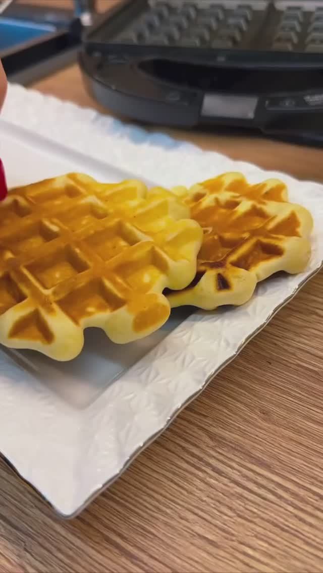 Мягкие венские вафли 
#завтраки #десерты #выпечка смотреть онлайн