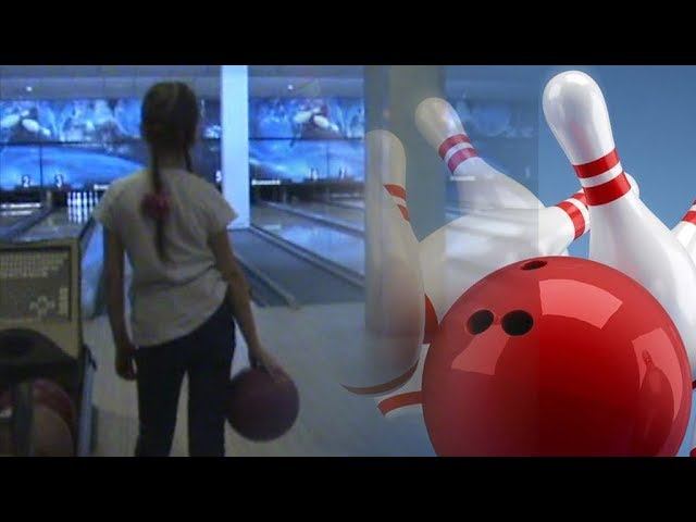 ИГРАЕМ В БОУЛИНГ ВСЕЙ СЕМЬЕЙ, БОУЛИНГ ДЛЯ ДЕТЕЙ смотреть онлайн